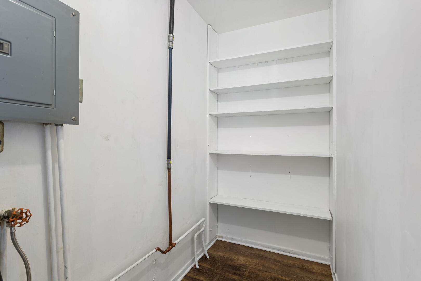 1709 Crescent Drive Champaign, IL 61821 - Photo 9 of 27 a view of an empty walk in closet