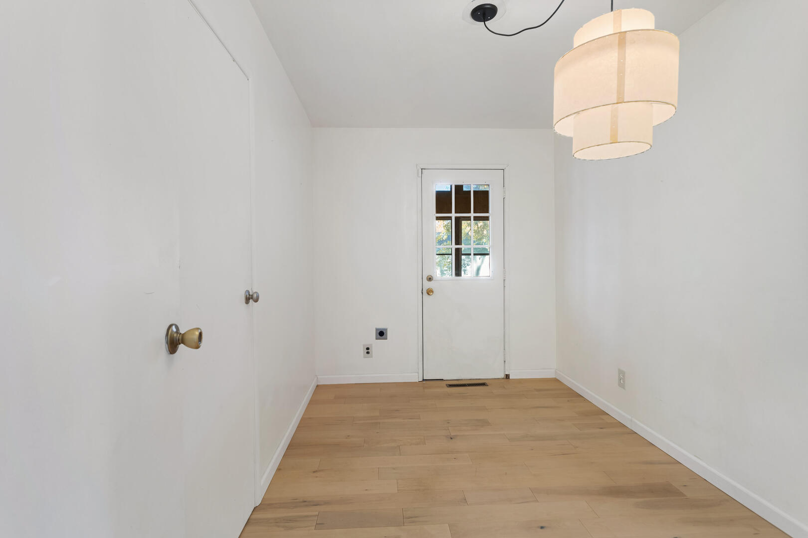 1709 Crescent Drive Champaign, IL 61821 - Photo 10 of 27