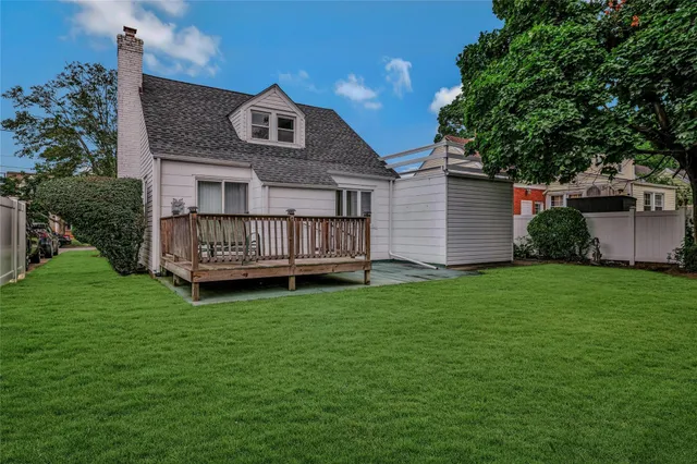 $724,000 | 1742 West End Avenue, New Hyde Park, NY 11040