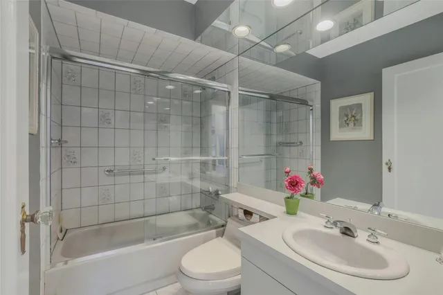 $724,000 | 1742 West End Avenue, New Hyde Park, NY 11040