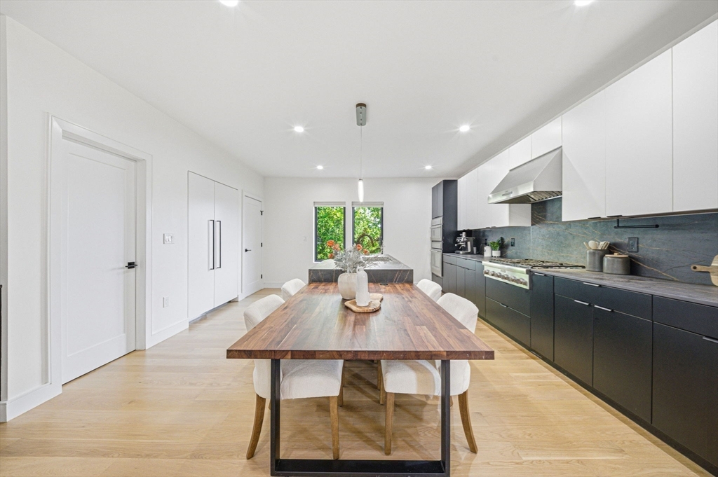 284 Webster Street Newton, MA 02466 - Photo 4 of 42