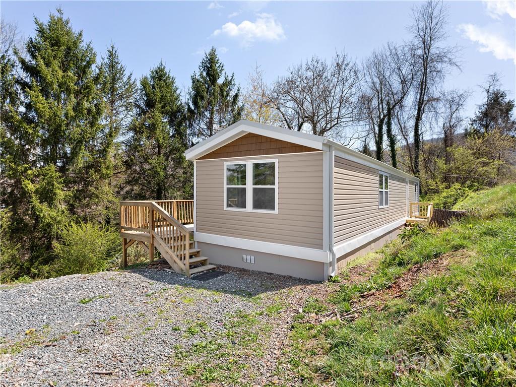 63 Reddick Road Asheville, NC 28805 - Photo 1 of 15 Gallery Image 1