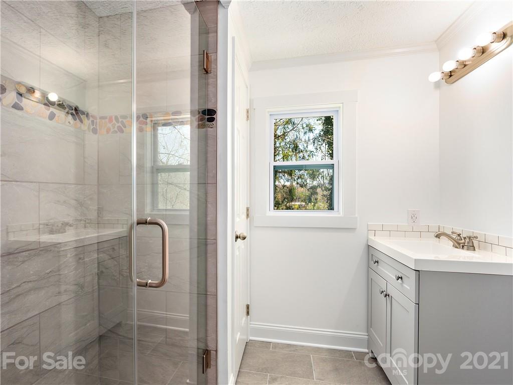 63 Reddick Road Asheville, NC 28805 - Photo 12 of 15 Gallery Image 12