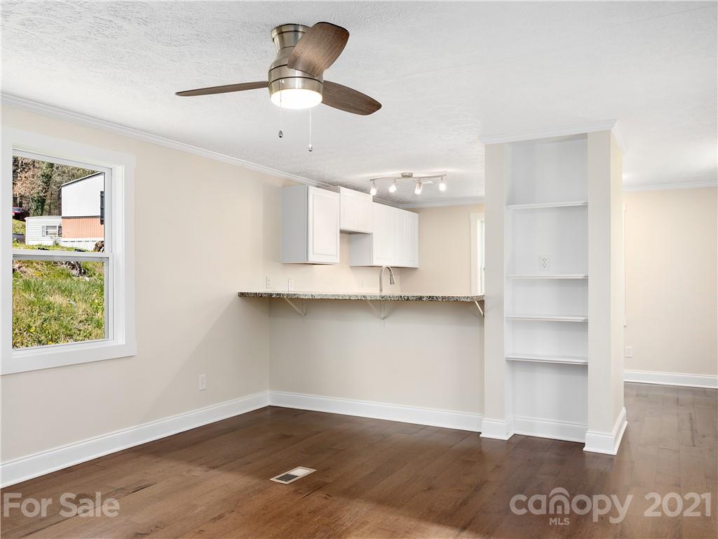 63 Reddick Road Asheville, NC 28805 - Photo 3 of 15 Gallery Image 3