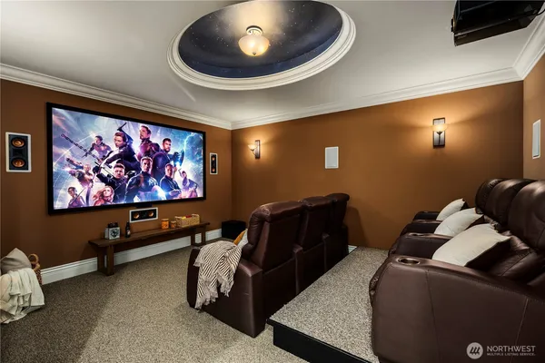 a very nice looking room with many windows