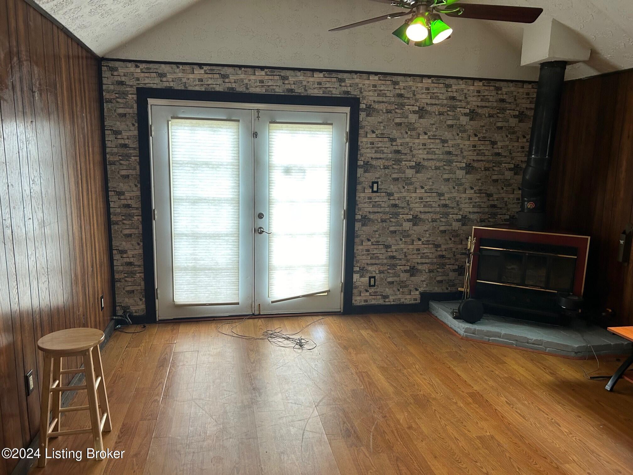 306 Redding Road Louisville, KY 40218 - Photo 10 of 27 23