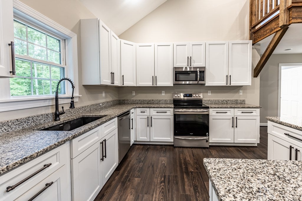 1387 Spreading Oaks Road Arvonia, VA 23004 - Photo 7 of 26 Gallery Image 7
