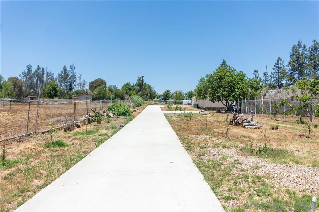 13640 Agsten Lane Poway, CA 92064 - Photo 15 of 25 Gallery Image 15