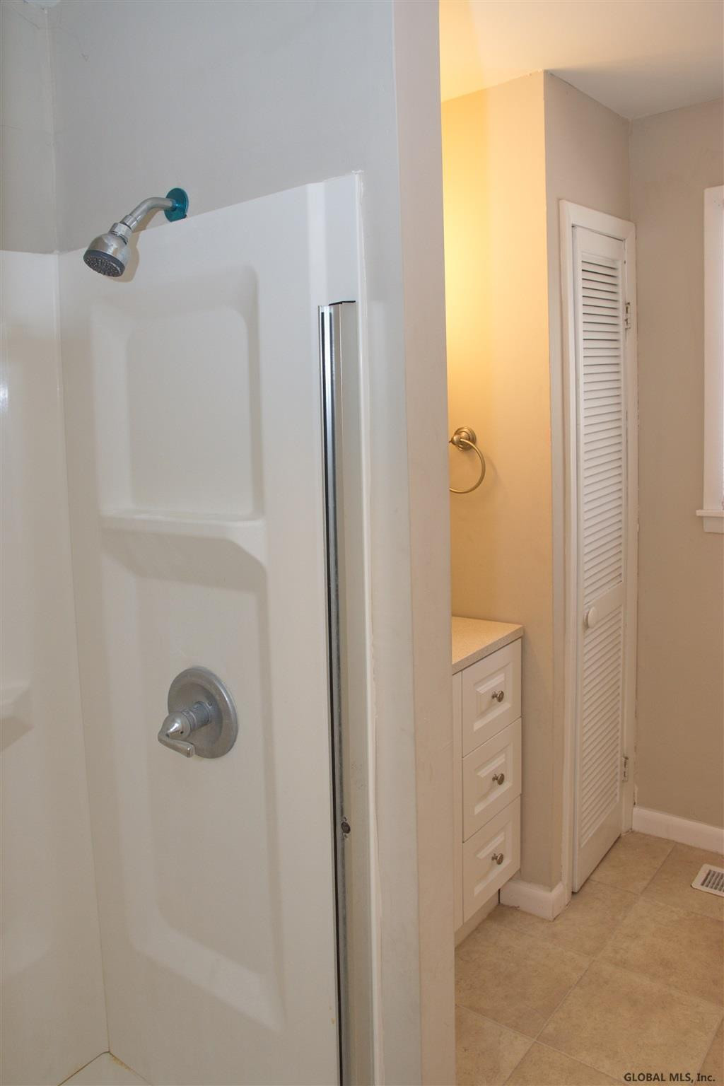37 Cordell Road Schenectady, NY 12304 - Photo 9 of 18 Photo 9
