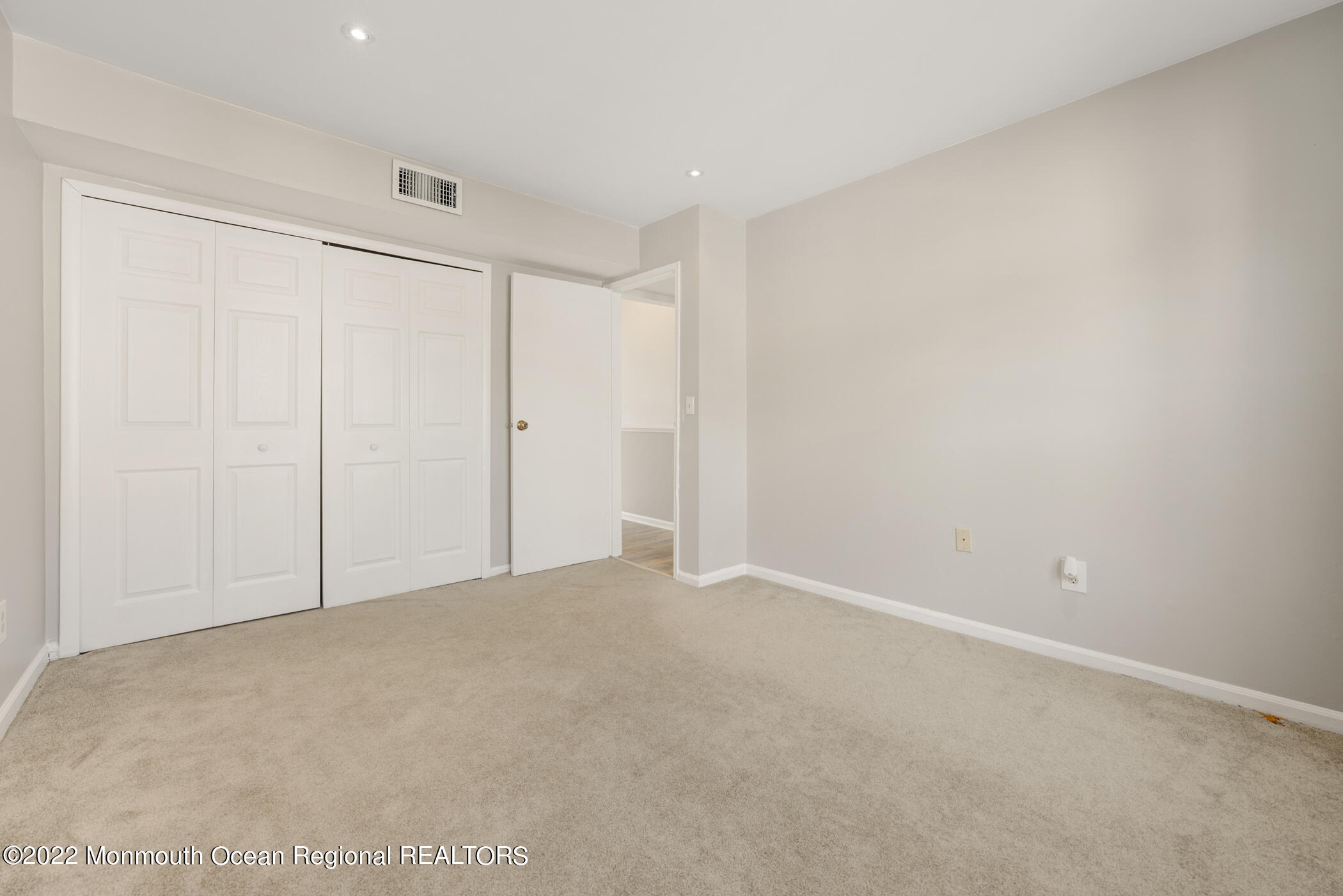 1008 Unicorn Way, Unit R002 Clifton, NJ 07011 - Photo 22 of 30 a view of an empty room