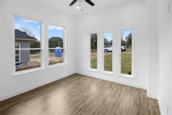 $275,000 | 310 Outboard Drive, Gun Barrel City, TX 75156