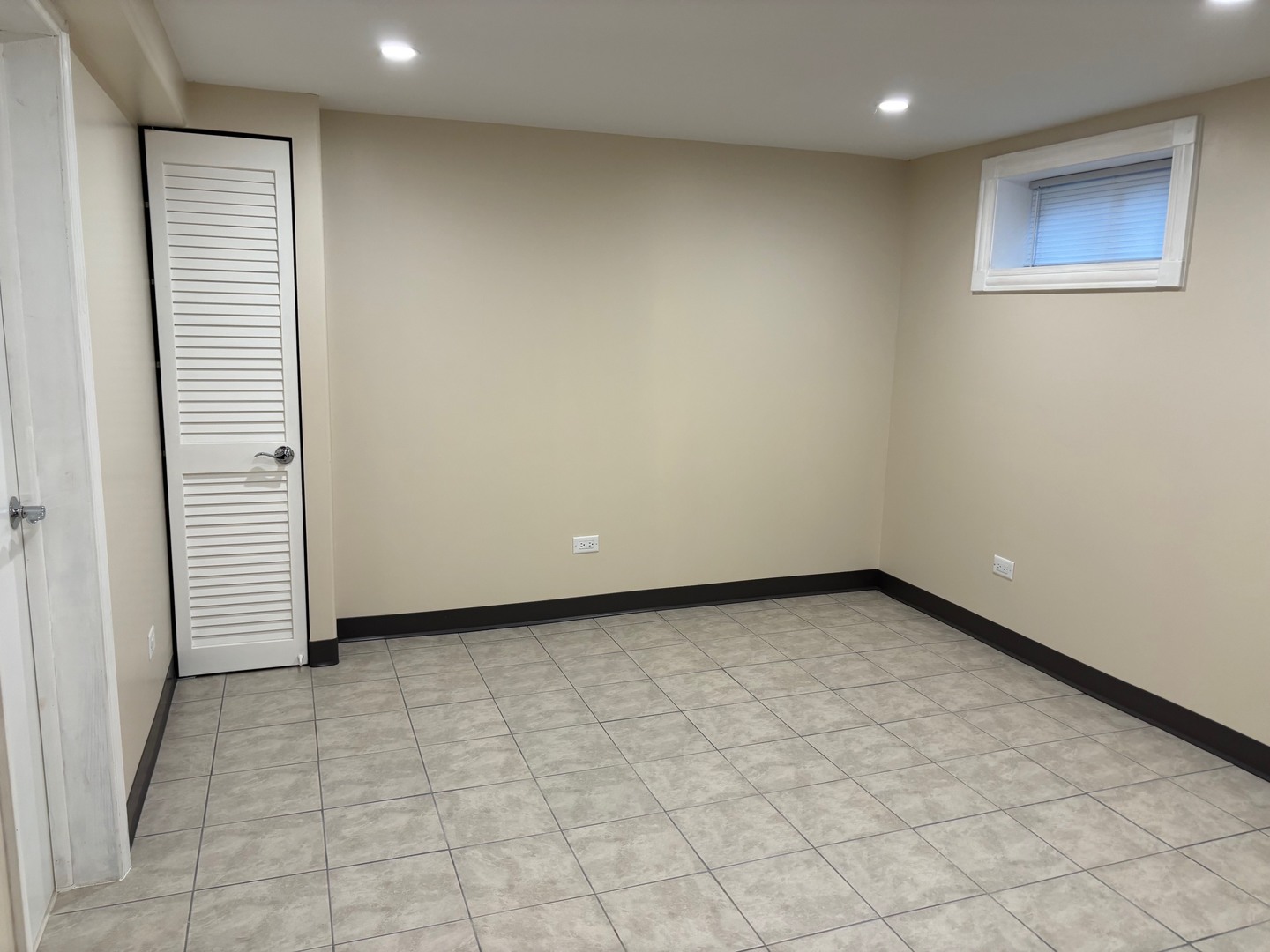 2003 Newton Avenue Park Ridge, IL 60068 - Photo 13 of 21 a view of a room with a large window