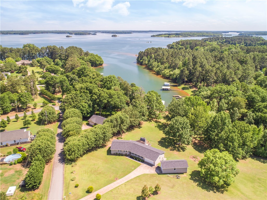 428 Broyles Point Road Townville, SC 29689 - Photo 3 of 24 Gallery Image 3
