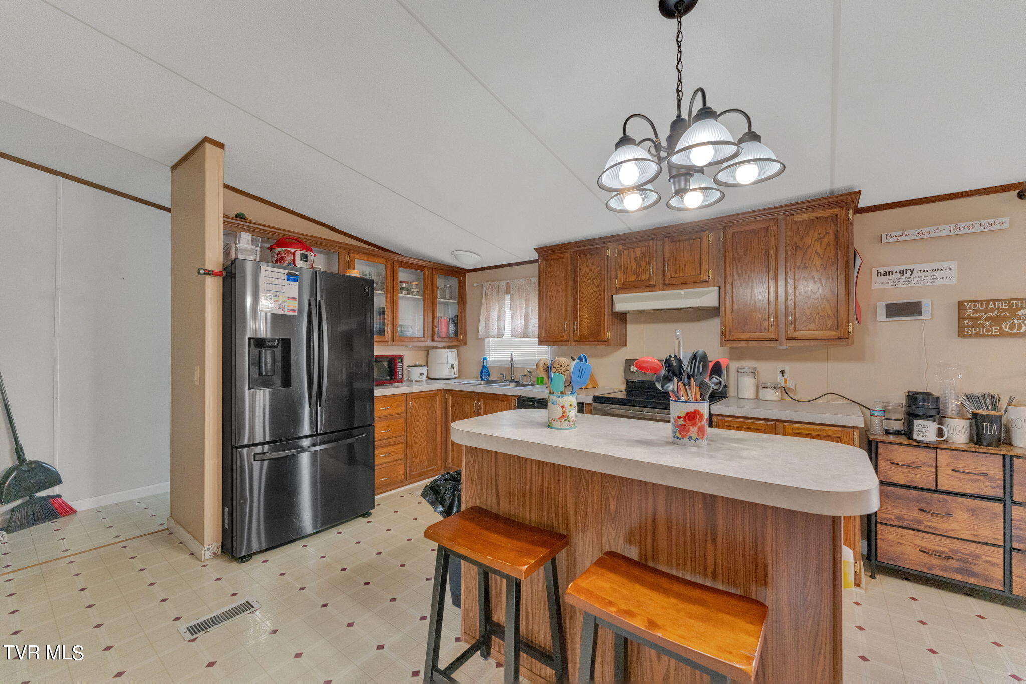 101 Deadrick Street Erwin, TN 37650 - Photo 15 of 28 15-web-or-mls-DSC09258