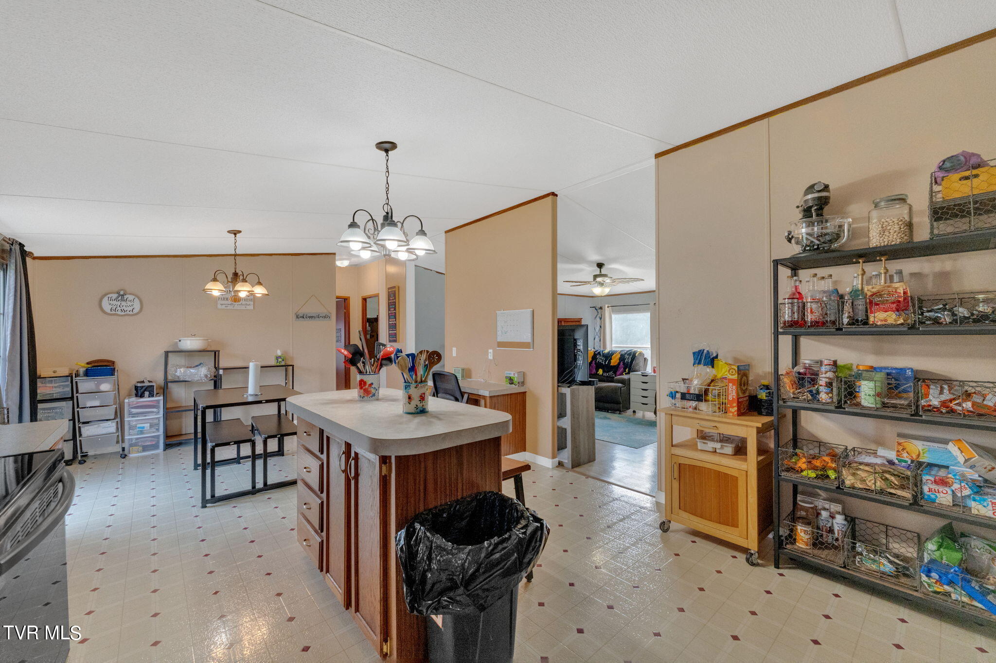 101 Deadrick Street Erwin, TN 37650 - Photo 17 of 28 17-web-or-mls-DSC09264