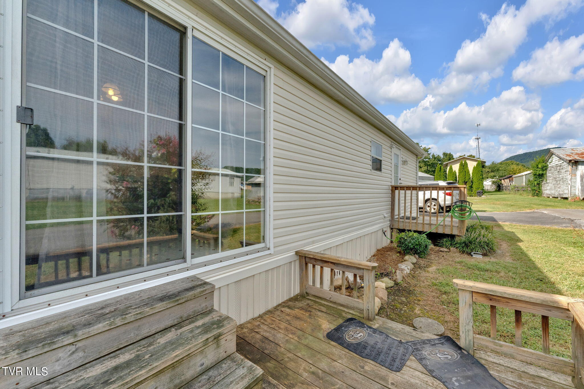 101 Deadrick Street Erwin, TN 37650 - Photo 28 of 28 28-web-or-mls-DSC09297