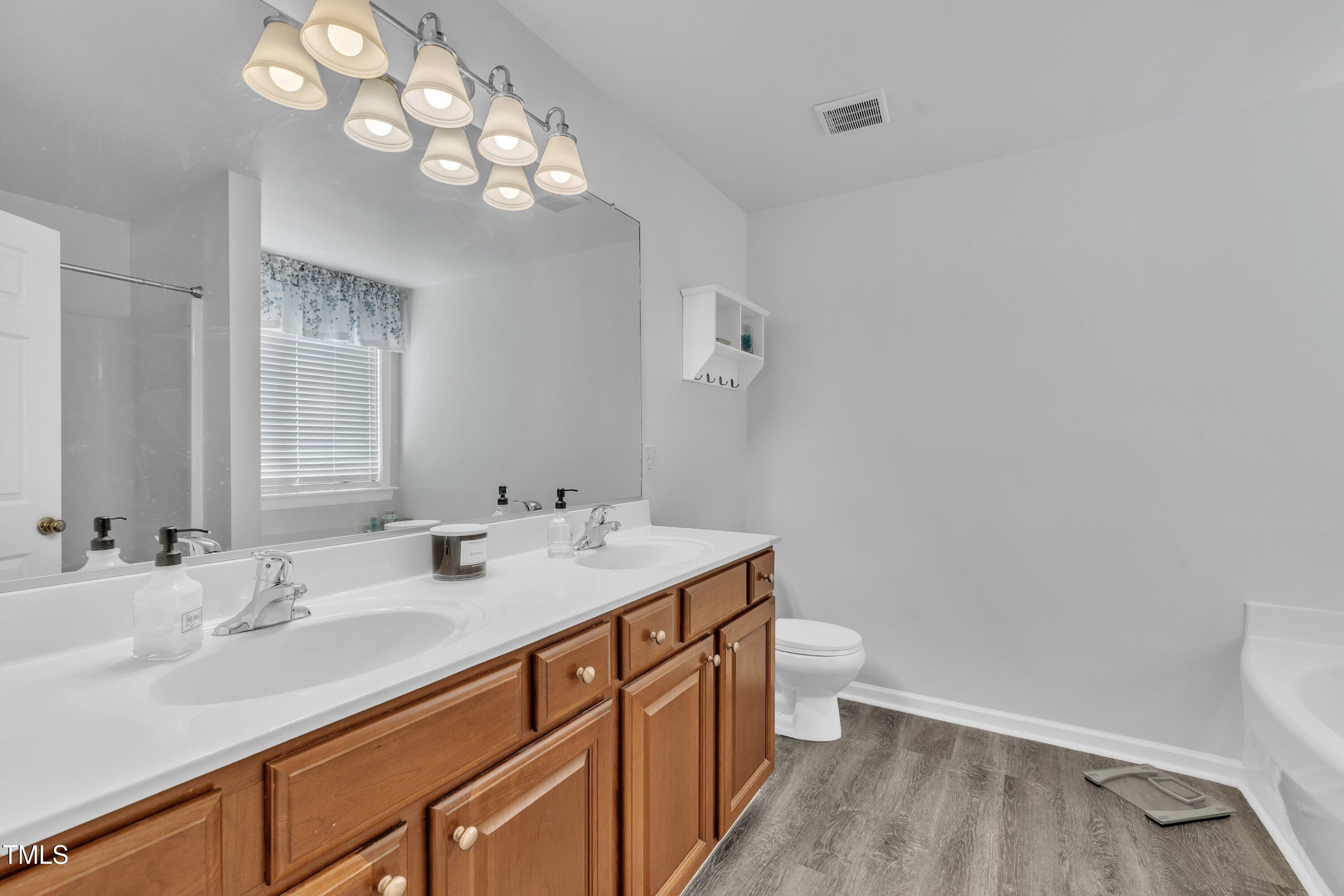 10638 Cardington Lane Raleigh, NC 27614 - Photo 30 of 59 Primary bath