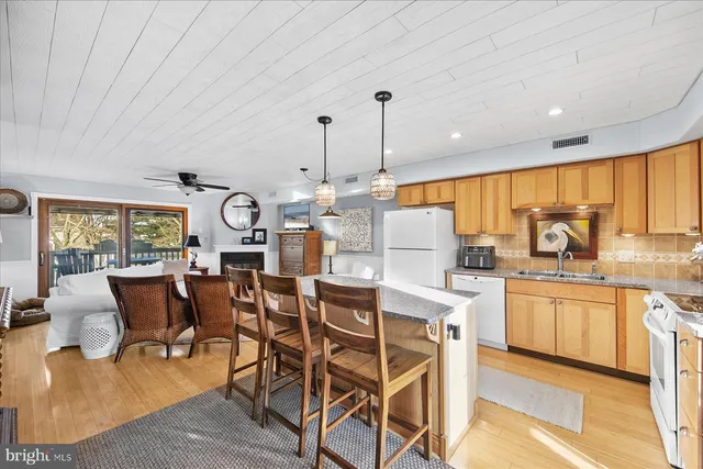 $569,900 | 401 15th Street, Unit 9, Ocean City, MD 21842