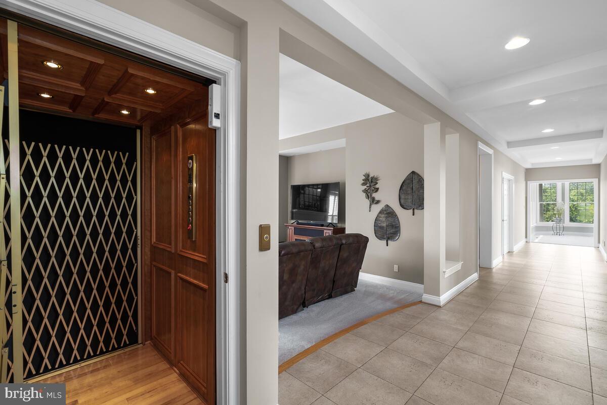 42991 Spinks Ferry Road Leesburg, VA 20176 - Photo 10 of 86 Elevator goes to all 3 floors!