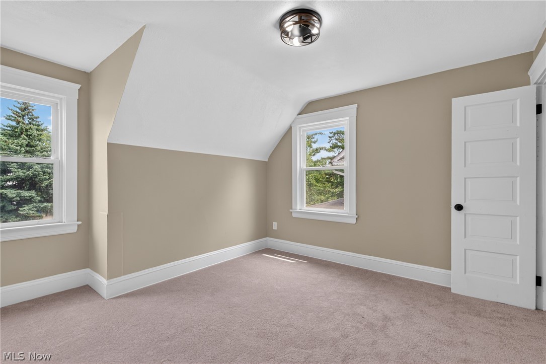 18104 Windward Road Cleveland, OH 44119 - Photo 20 of 25