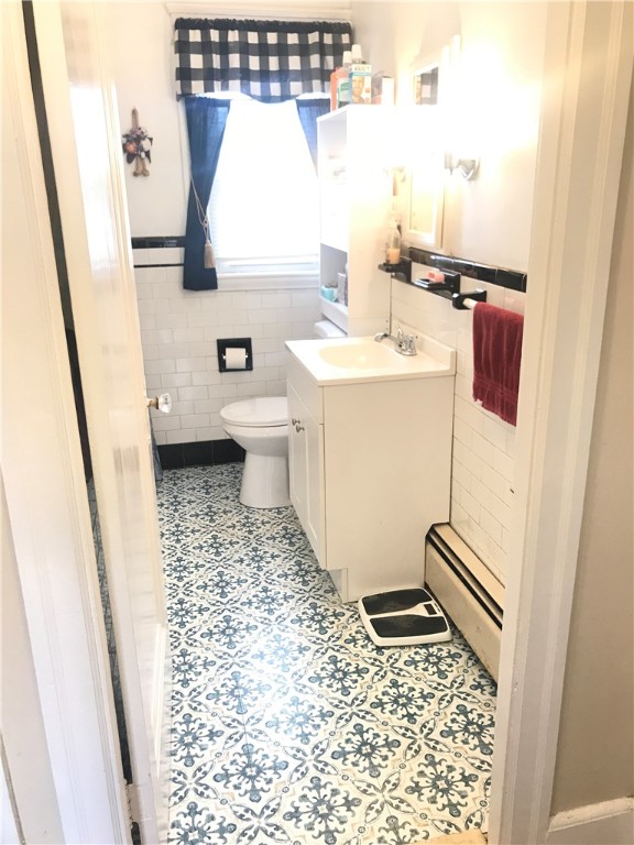 16 Edgemere Road Pawtucket, RI 02861 - Photo 13 of 48