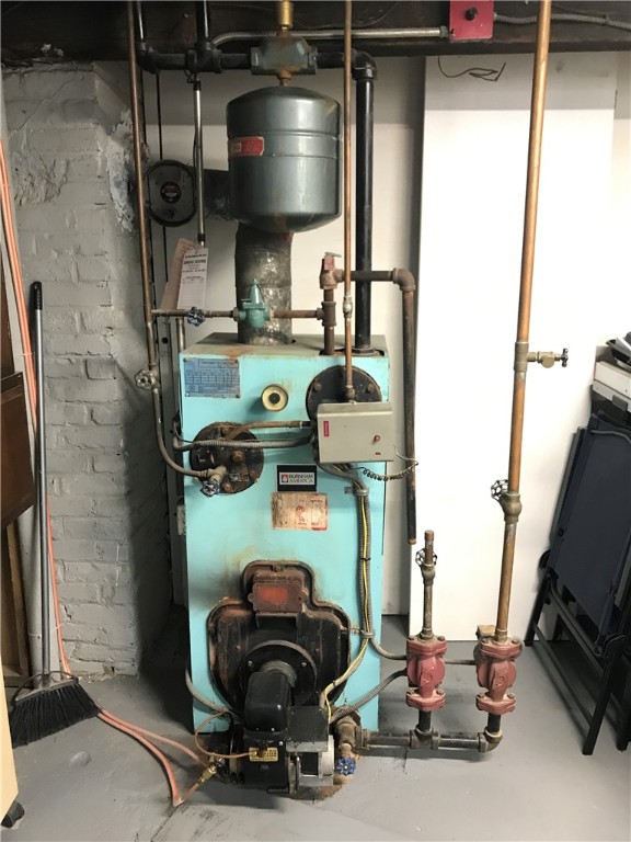 16 Edgemere Road Pawtucket, RI 02861 - Photo 41 of 48