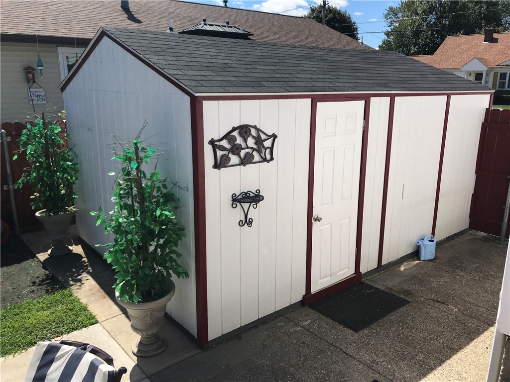 16 Edgemere Road Pawtucket, RI 02861 - Photo 47 of 48