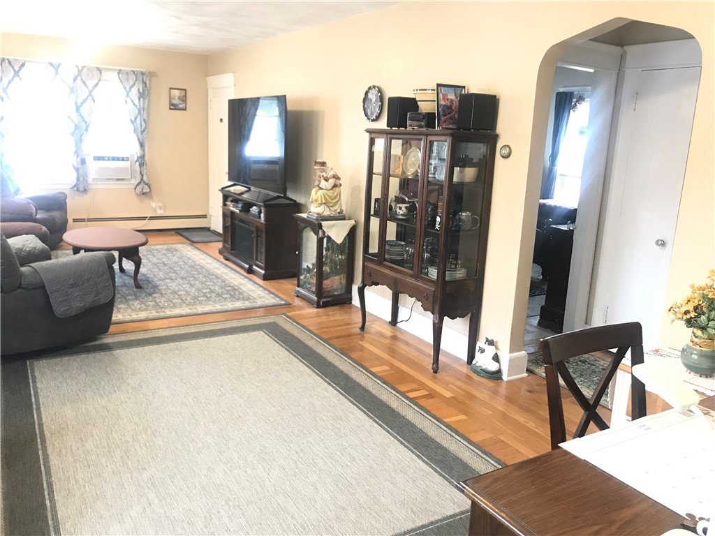 16 Edgemere Road Pawtucket, RI 02861 - Photo 10 of 48