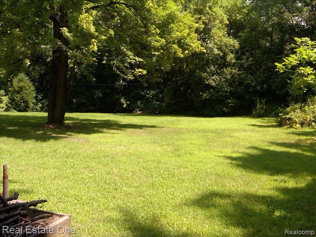 3047 Greenwood Street Rochester, MI 48309 - Photo 22 of 23 2 back yard fenced