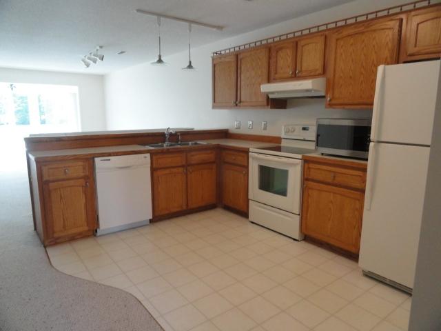 650 Monte Vista Road, Unit 401 Union Hall, VA 24176 - Photo 16 of 40 Kitchen