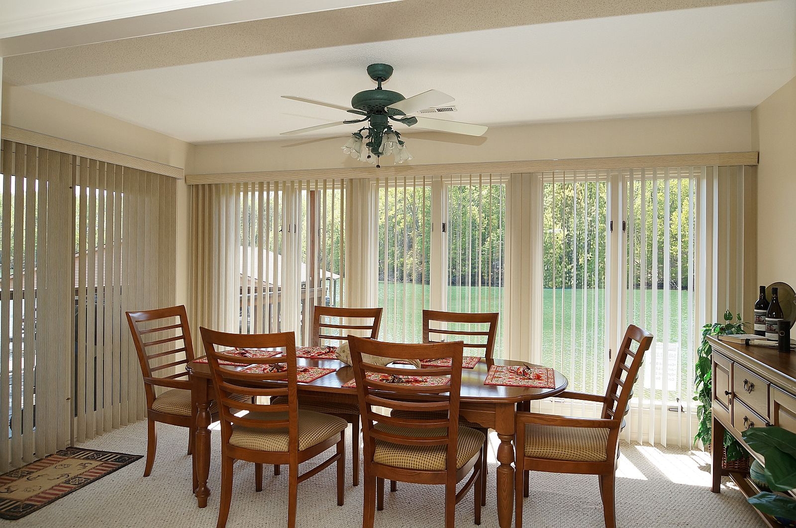 650 Monte Vista Road, Unit 401 Union Hall, VA 24176 - Photo 10 of 40 Dining Room