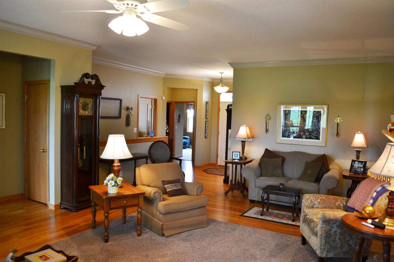 5620 Lucore Road Marion, IA 52302 - Photo 5 of 23 Gallery Image 5