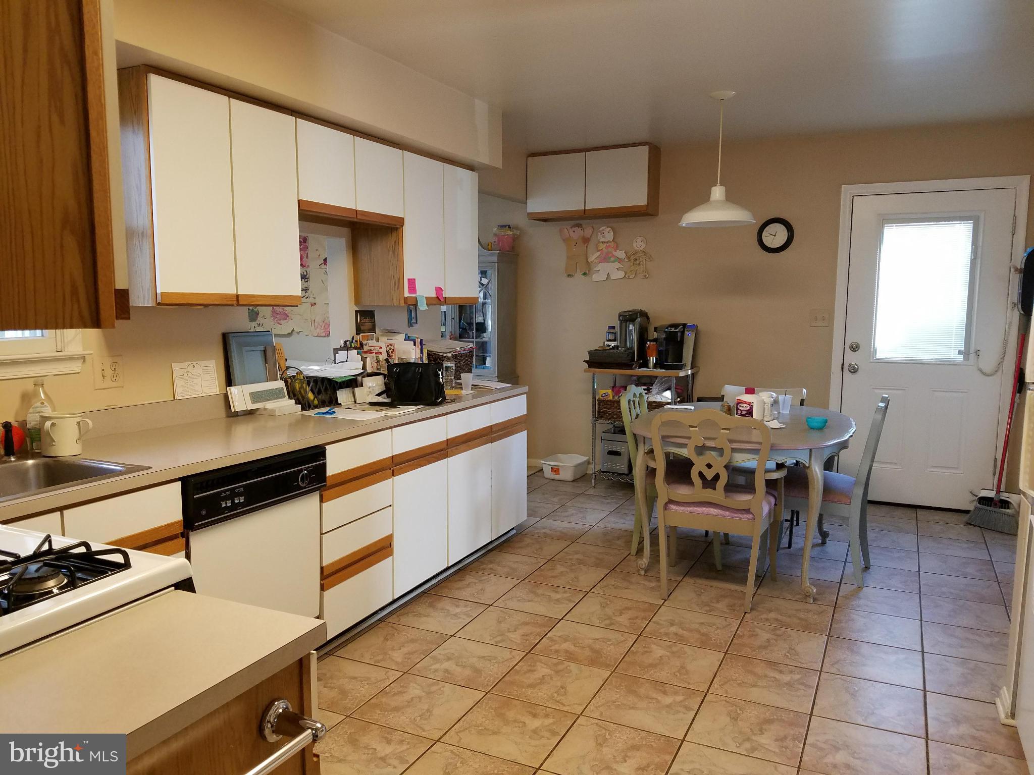 2824 Taney Road Baltimore, MD 21209 - Photo 5 of 25 Kitchen