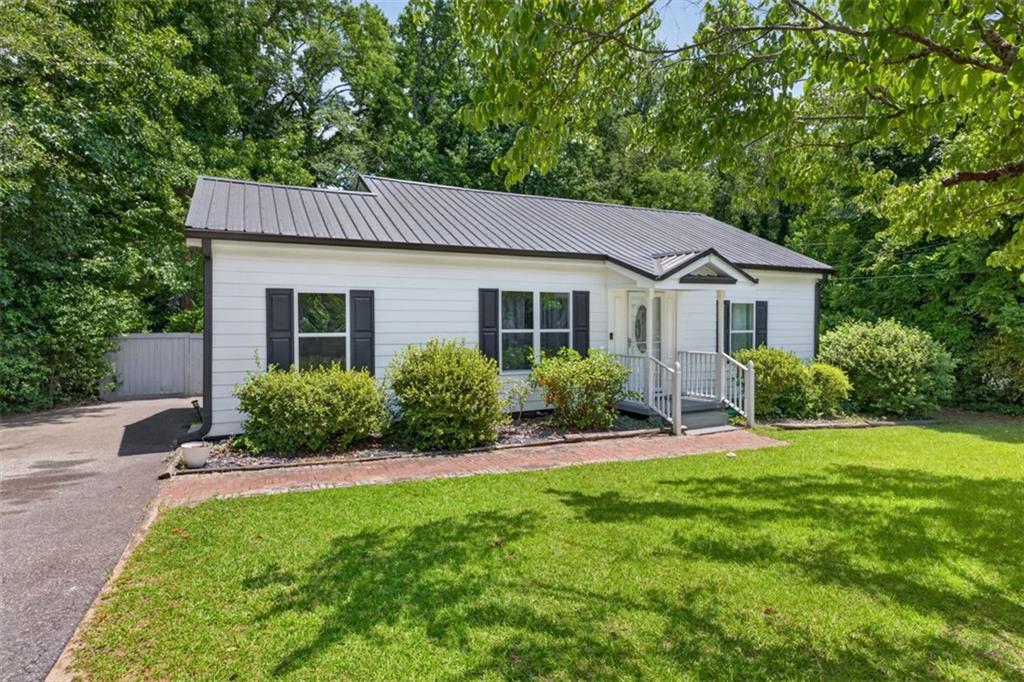 265 3rd Avenue Winder, GA 30680 - Photo 4 of 52