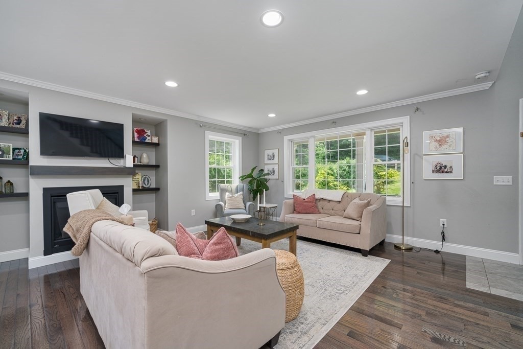 83 Federal Street Agawam, MA 01001 - Photo 5 of 26