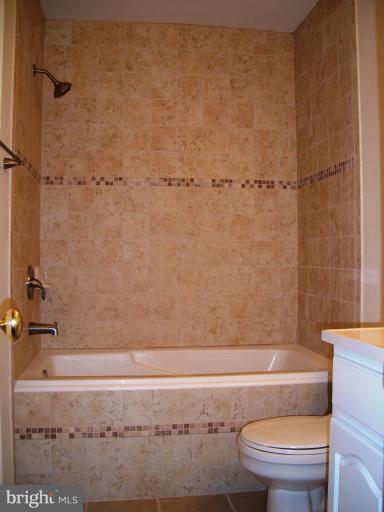 2336 Archdale Road Reston, VA 20191 - Photo 22 of 29 Bath