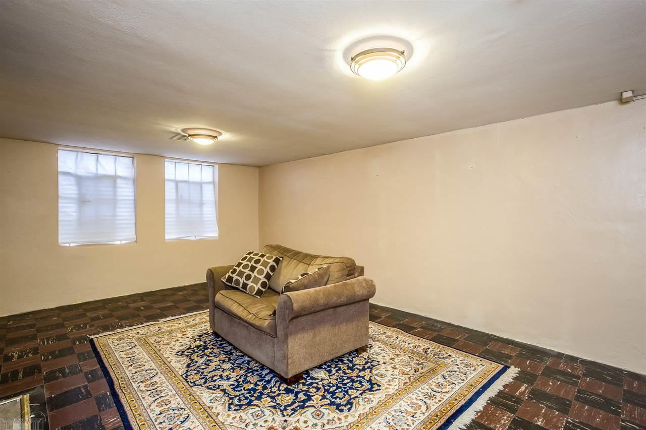 1630 Oxford Road Grosse Pointe Woods, MI 48236 - Photo 39 of 50