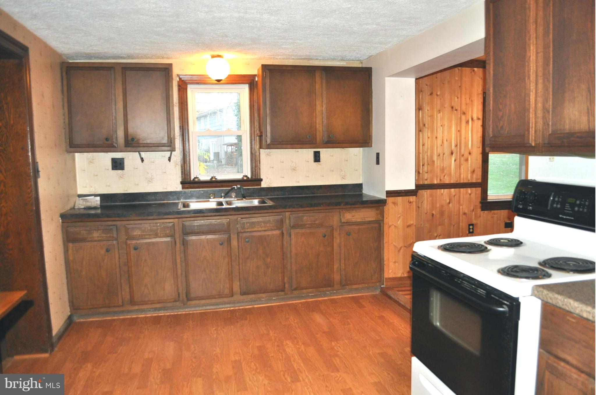 8114 Sinclair Mill Road Manassas, VA 20112 - Photo 13 of 22 Kitchen