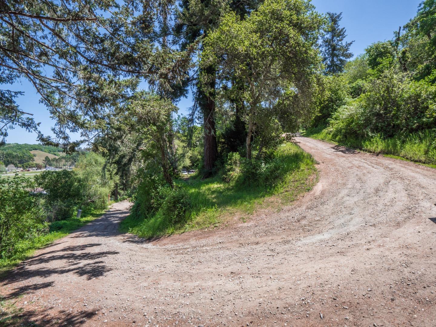 887 Larkin Valley Road Watsonville, CA 95076 - Photo 11 of 39 Gallery Image 11