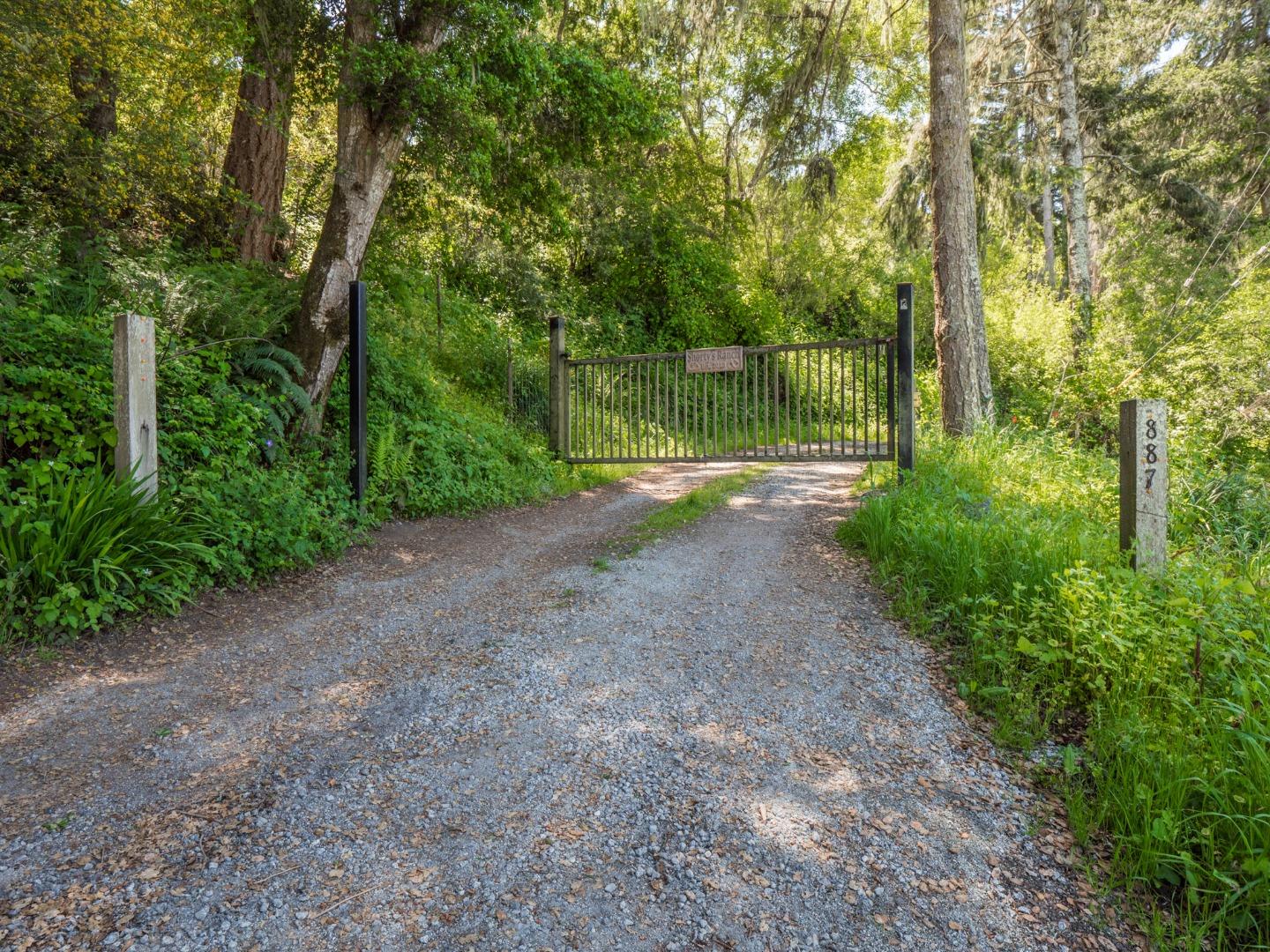 887 Larkin Valley Road Watsonville, CA 95076 - Photo 2 of 39 Gallery Image 2