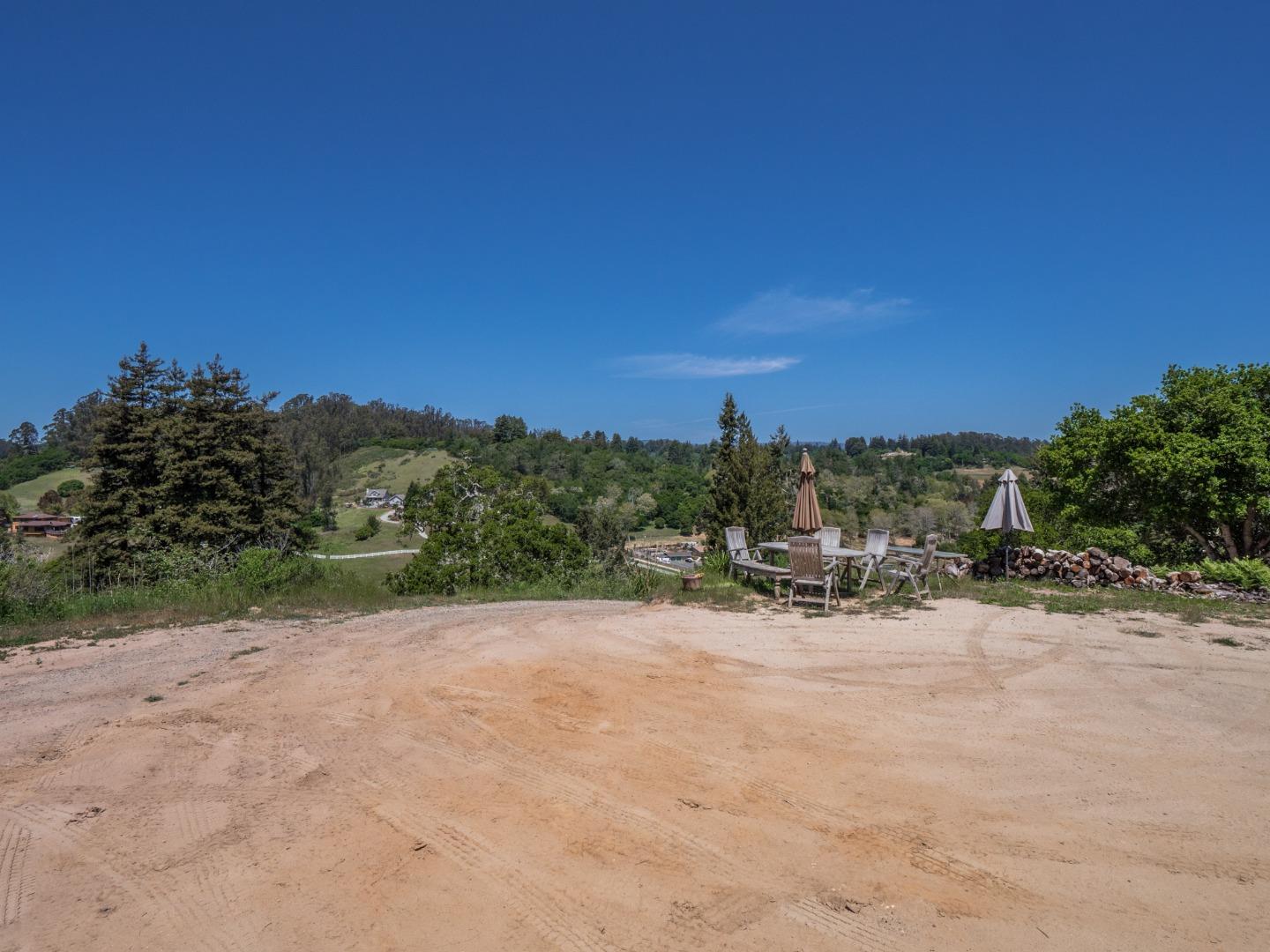 887 Larkin Valley Road Watsonville, CA 95076 - Photo 31 of 39 Gallery Image 31