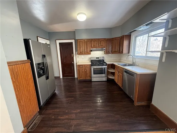 $1,800 | 221 Durston Avenue, Syracuse, NY 13203