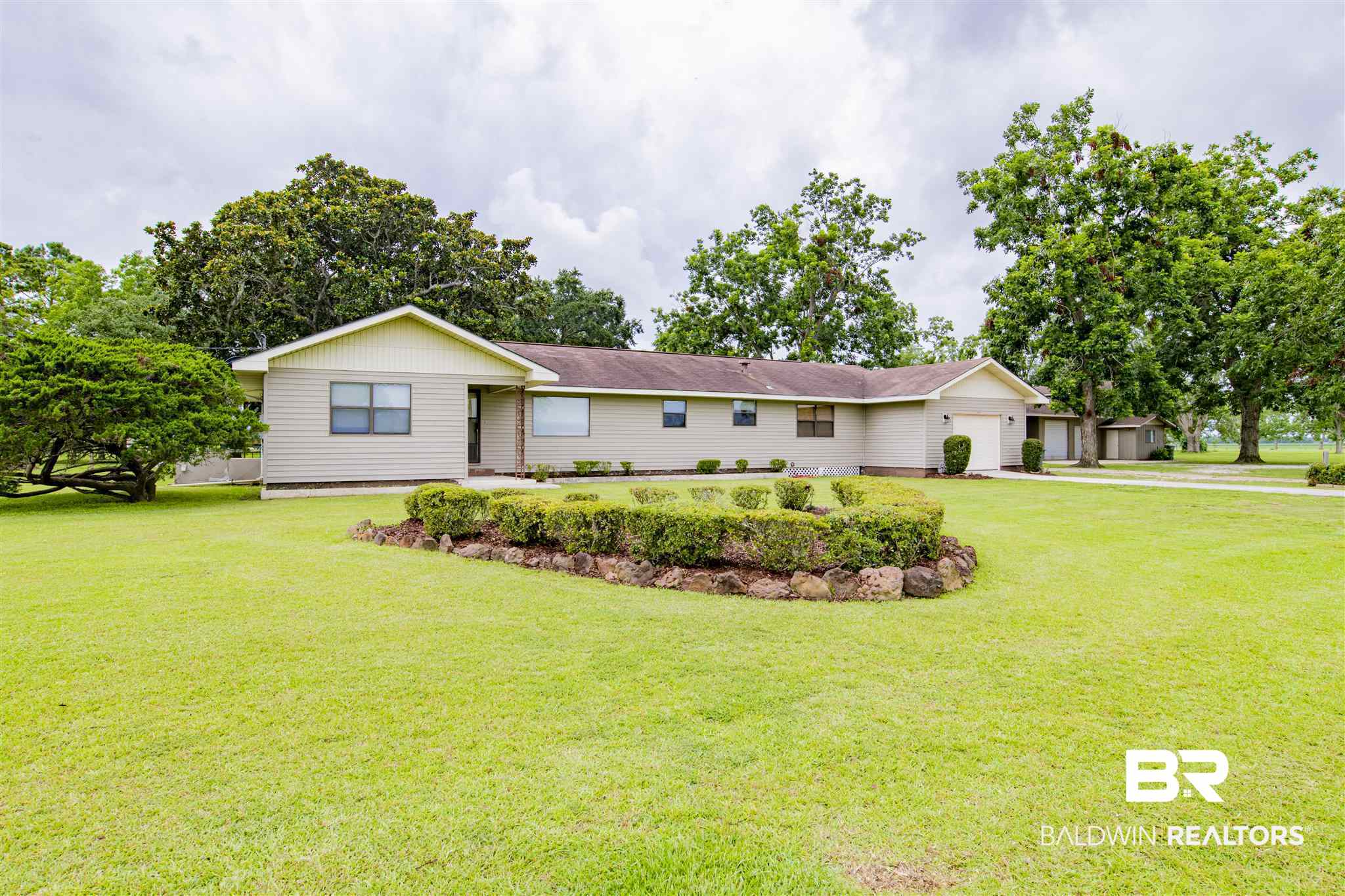707 West Azalea Avenue Foley, AL 36535 - Photo 3 of 50