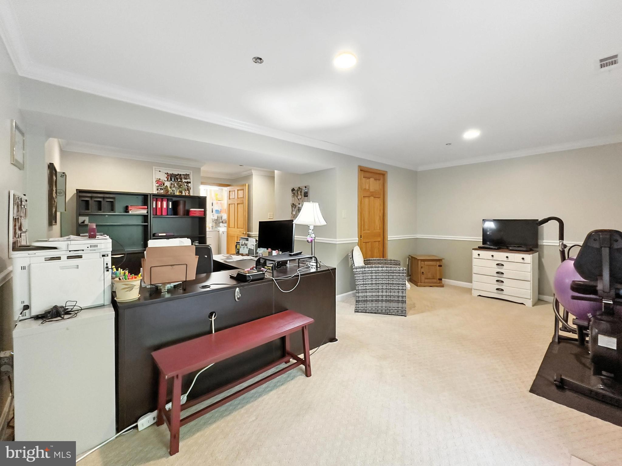 25744 Woodfield Road Damascus, MD 20872 - Photo 31 of 43 Versatile space for work and creativity.