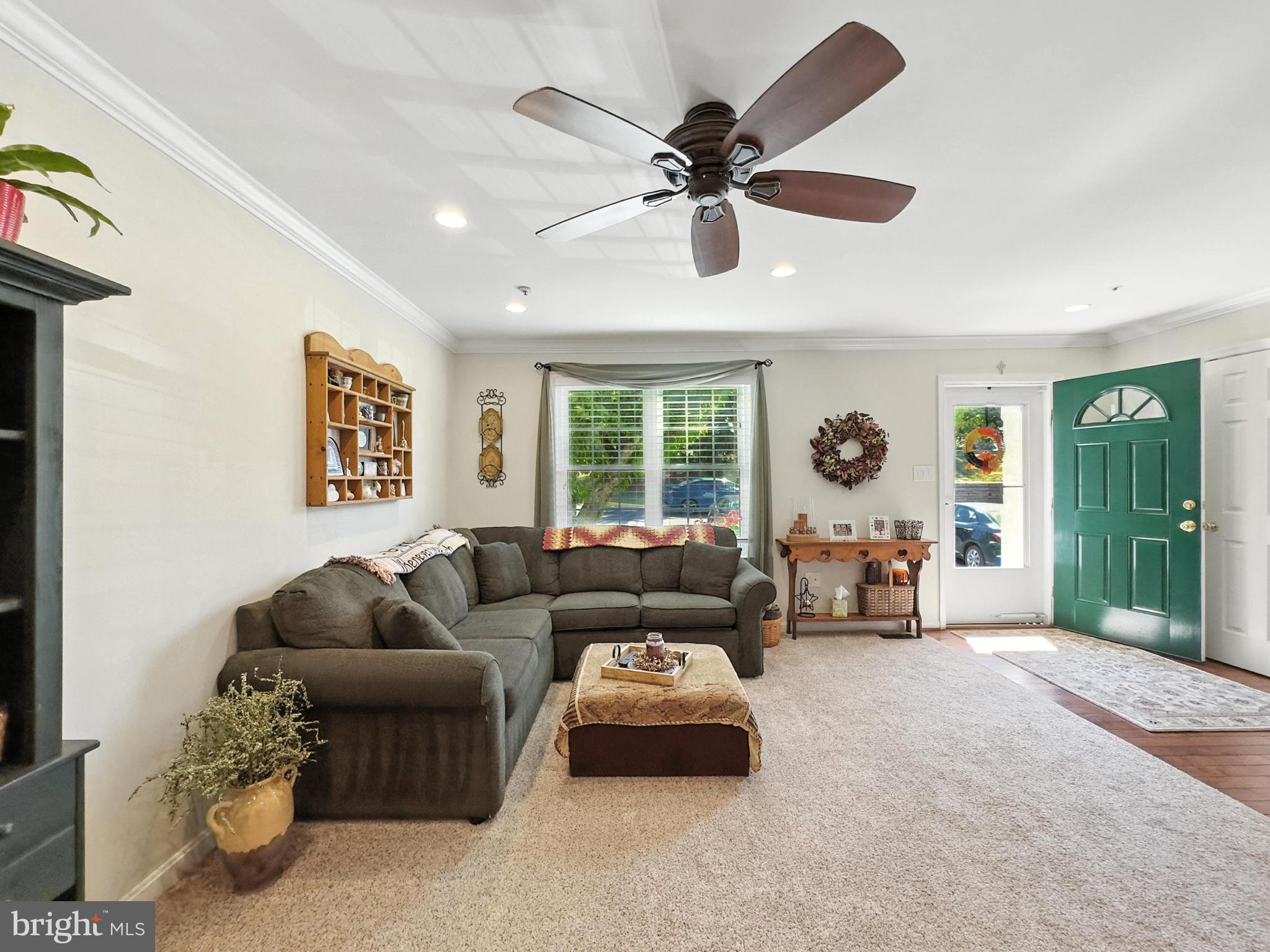 25744 Woodfield Road Damascus, MD 20872 - Photo 7 of 43 Inviting living space with natural light.