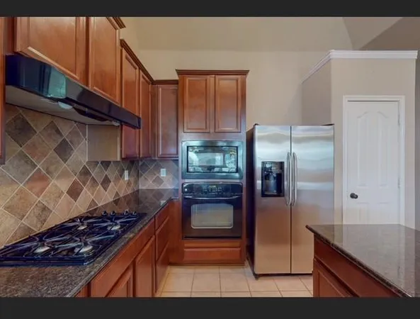 $2,800 | 12737 Welsh, Fort Worth, TX 76244