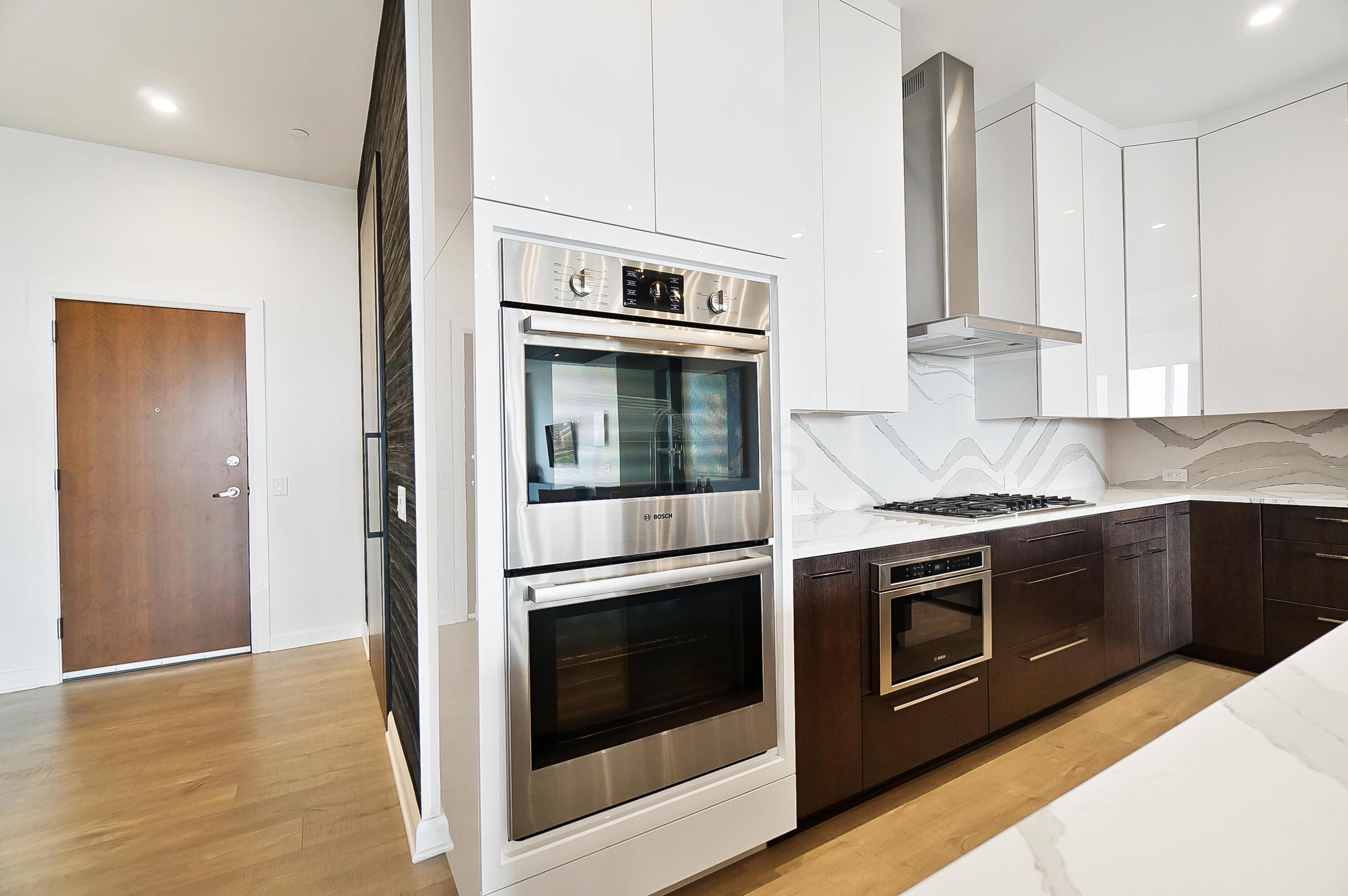 250 West Spring Street, Unit 925 Columbus, OH 43215 - Photo 11 of 57 Kitchen