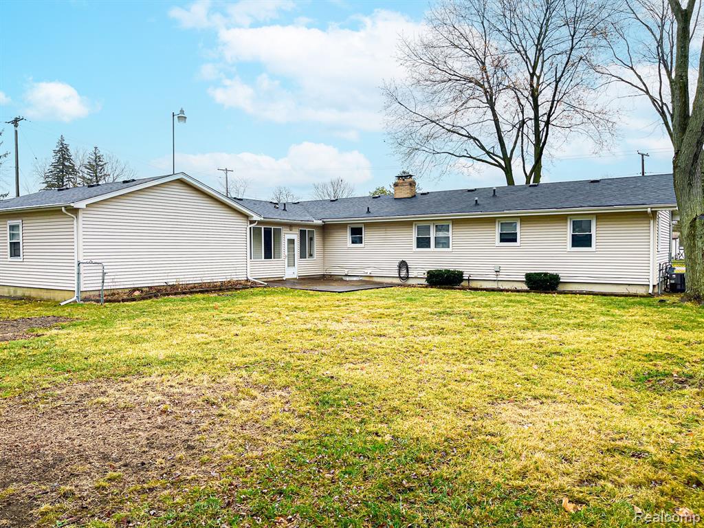 2183 Covert Road Burton, MI 48509 - Photo 2 of 21