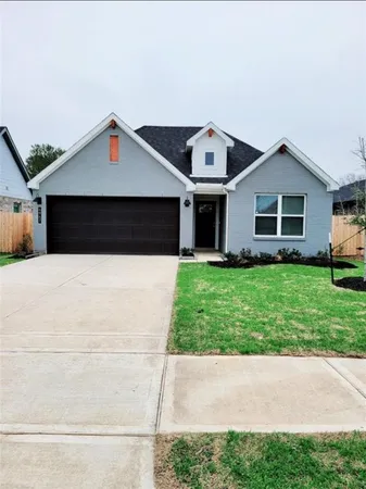 $2,400 | 4947 Natchez Trace, Arcola, TX 77545