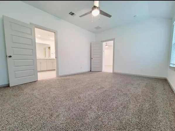 $2,400 | 4947 Natchez Trace, Arcola, TX 77545